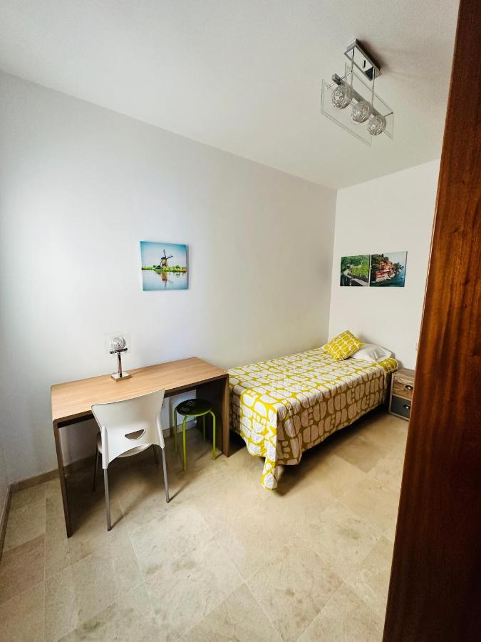 Elena Is A Comfortable And Well Located Flat Лас-Пальмас-де-Гран-Канария Экстерьер фото